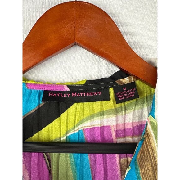 Hayley Matthews Size Medium Multi-Colored Sleeveless Blouse. - Picture 5 of 5